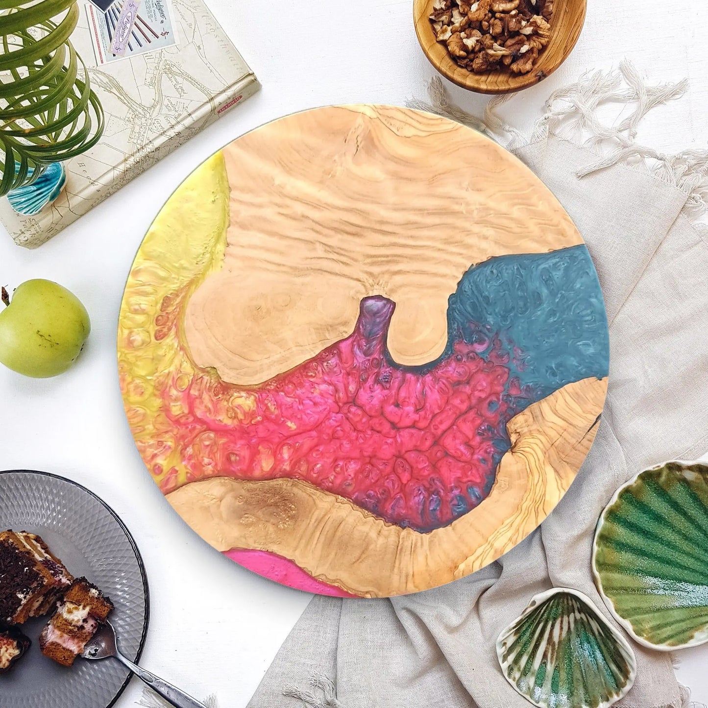 Sunset Coral – Handmade Olive Wood & Epoxy Resin Round Serving Board KitchenResinArt
