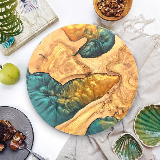 Golden Tide – Round Olive Wood & Emerald Resin Serving Board KitchenResinArt