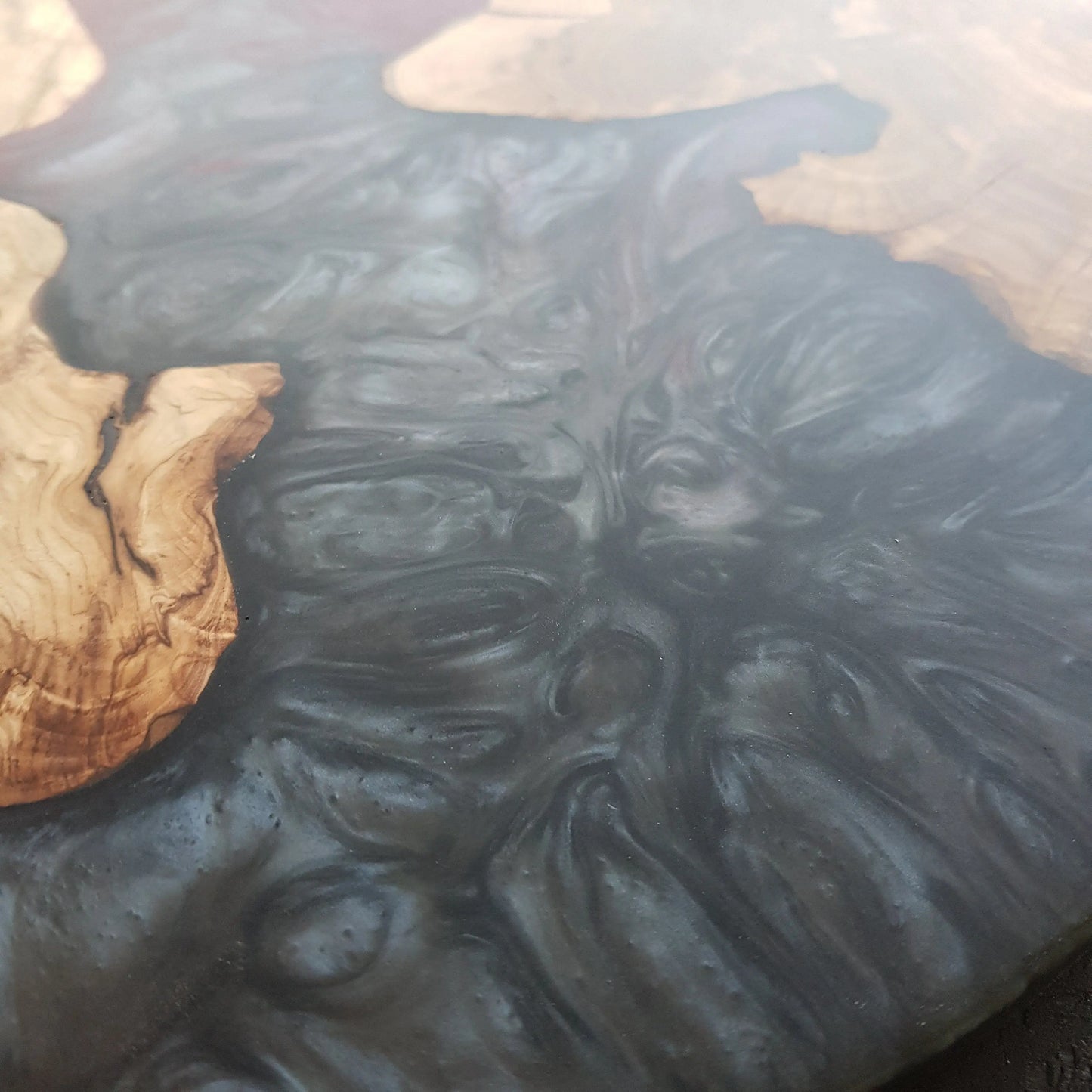 Crimson Obsidian – Handmade Olive Wood & Epoxy Resin Round Serving Board KitchenResinArt