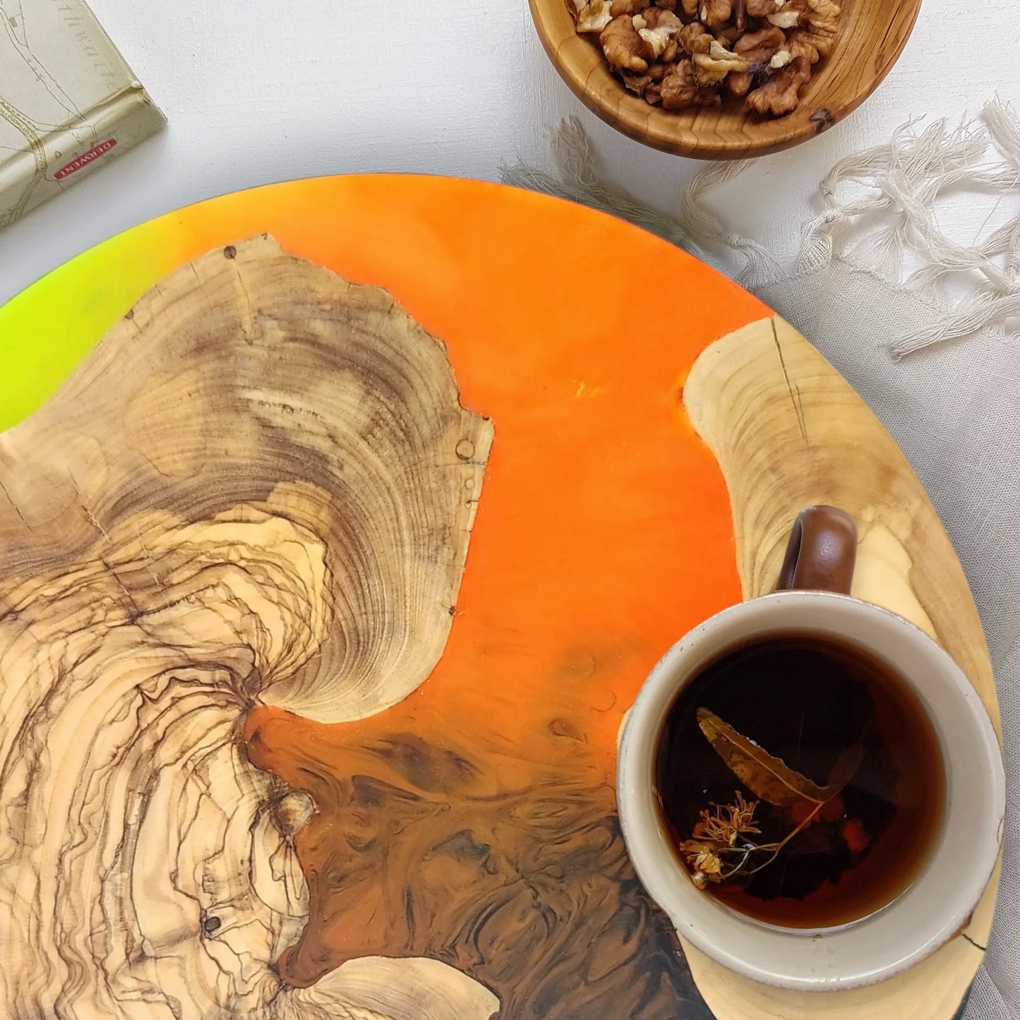 Neon Ember – Handmade Olive Wood & Epoxy Resin Round Serving Board KitchenResinArt