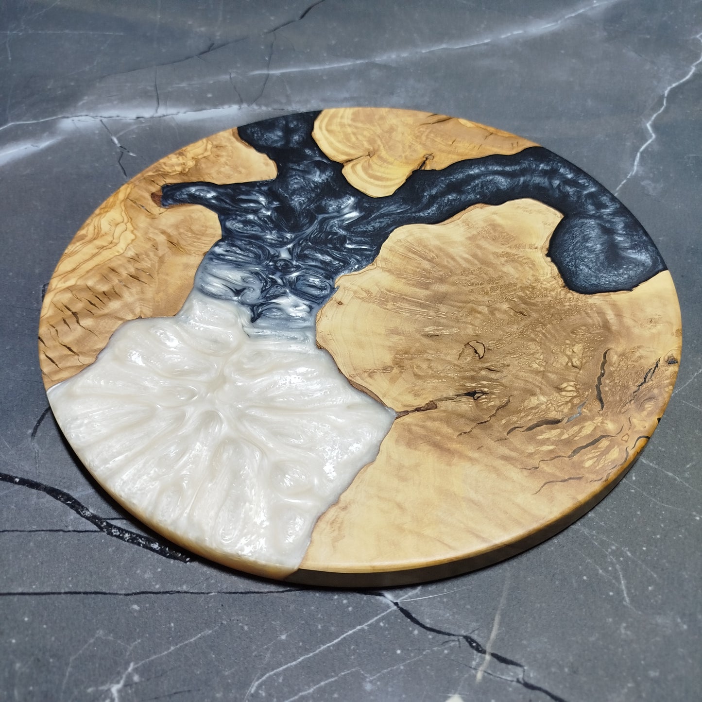 Obsidian Pearl – Handmade Olive Wood & Epoxy Resin Round Serving Board
