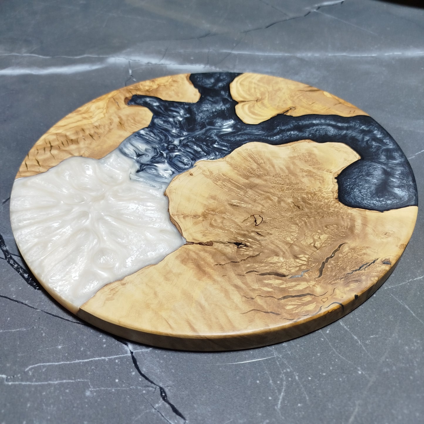 Obsidian Pearl – Handmade Olive Wood & Epoxy Resin Round Serving Board