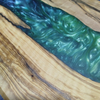 Emerald River – Handcrafted Olive Wood and Epoxy Resin Charcuterie Board