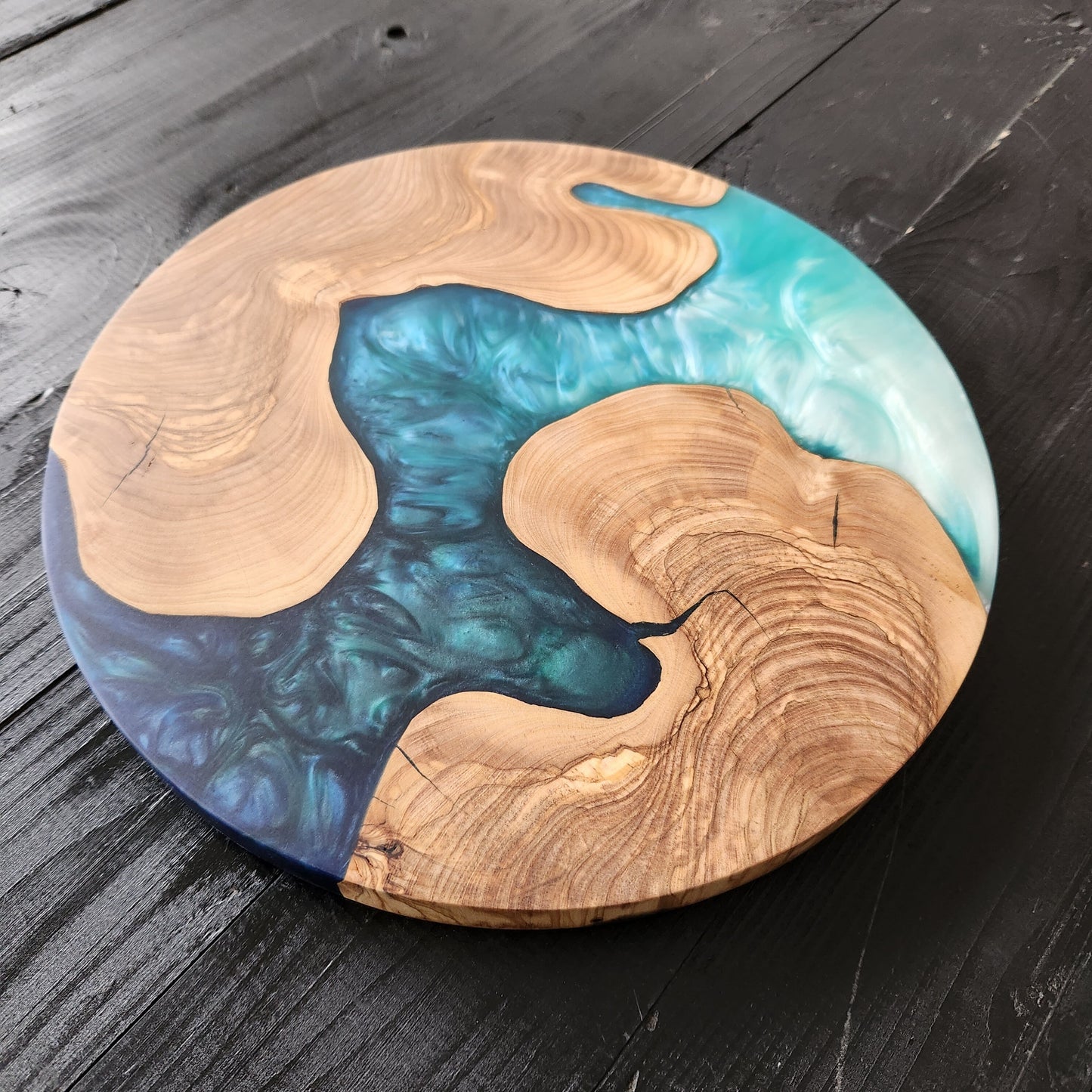 Azure Drift – Handmade Olive Wood & Epoxy Resin Round Serving Board