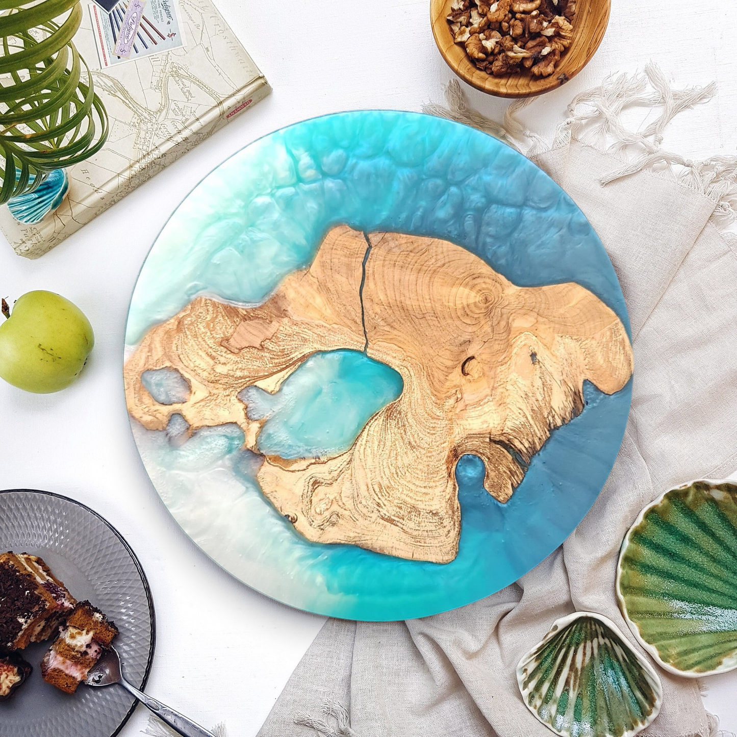 Coastal Halo – Handmade Olive Wood & Epoxy Resin Round Serving Board