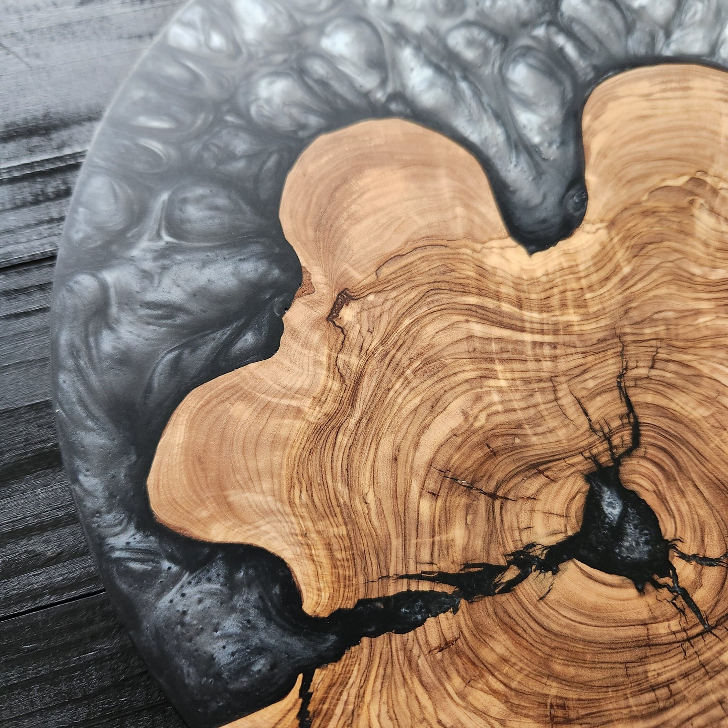 Graphite Eclipse – Handmade Olive Wood & Epoxy Resin Round Serving Board
