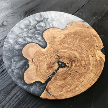 Graphite Eclipse – Handmade Olive Wood & Epoxy Resin Round Serving Board