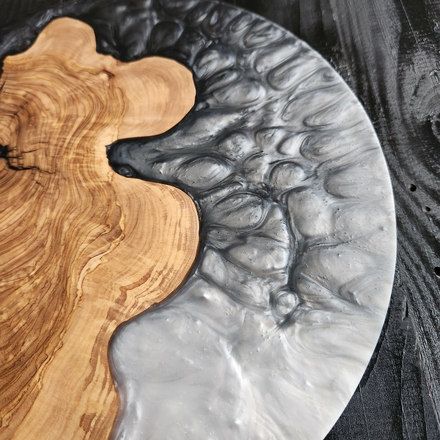 Graphite Eclipse – Handmade Olive Wood & Epoxy Resin Round Serving Board