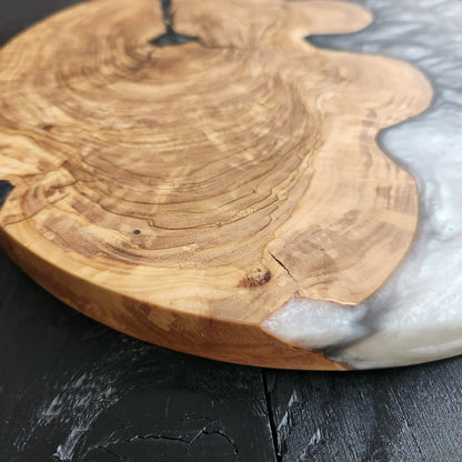 Graphite Eclipse – Handmade Olive Wood & Epoxy Resin Round Serving Board