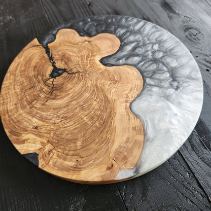 Graphite Eclipse – Handmade Olive Wood & Epoxy Resin Round Serving Board