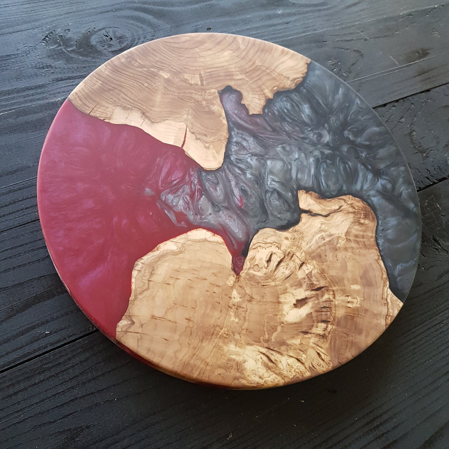 Crimson Obsidian – Handmade Olive Wood & Epoxy Resin Round Serving Board