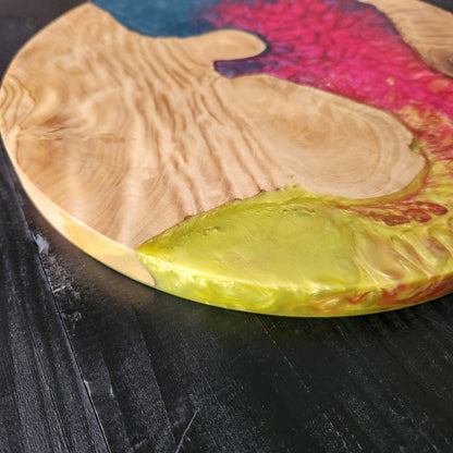 Sunset Coral – Handmade Olive Wood & Epoxy Resin Round Serving Board