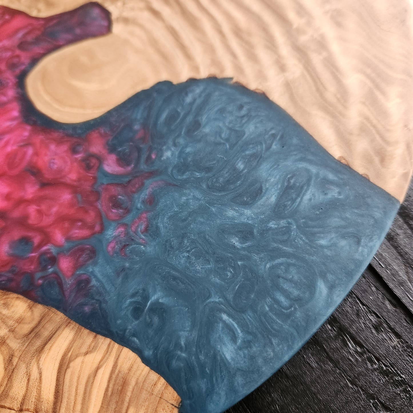 Sunset Coral – Handmade Olive Wood & Epoxy Resin Round Serving Board