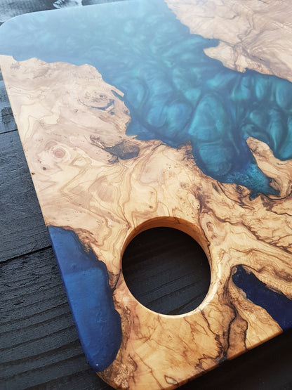 Ocean Rift – Olive Wood & Epoxy Resin Charcuterie Board