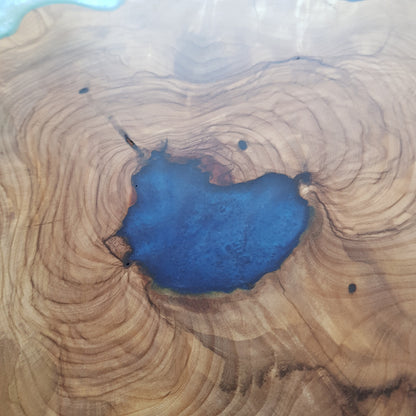 Azure Coast – Round Olive Wood & Ocean Blue Epoxy Serving Board