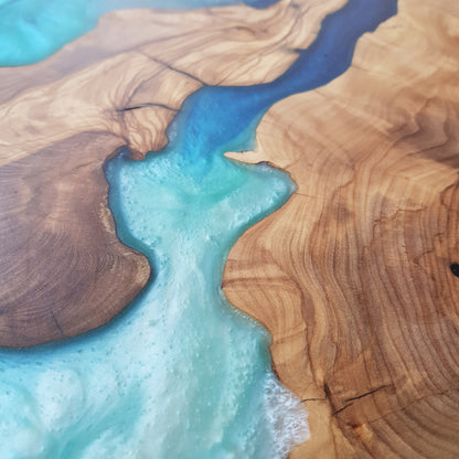 Azure Coast – Round Olive Wood & Ocean Blue Epoxy Serving Board
