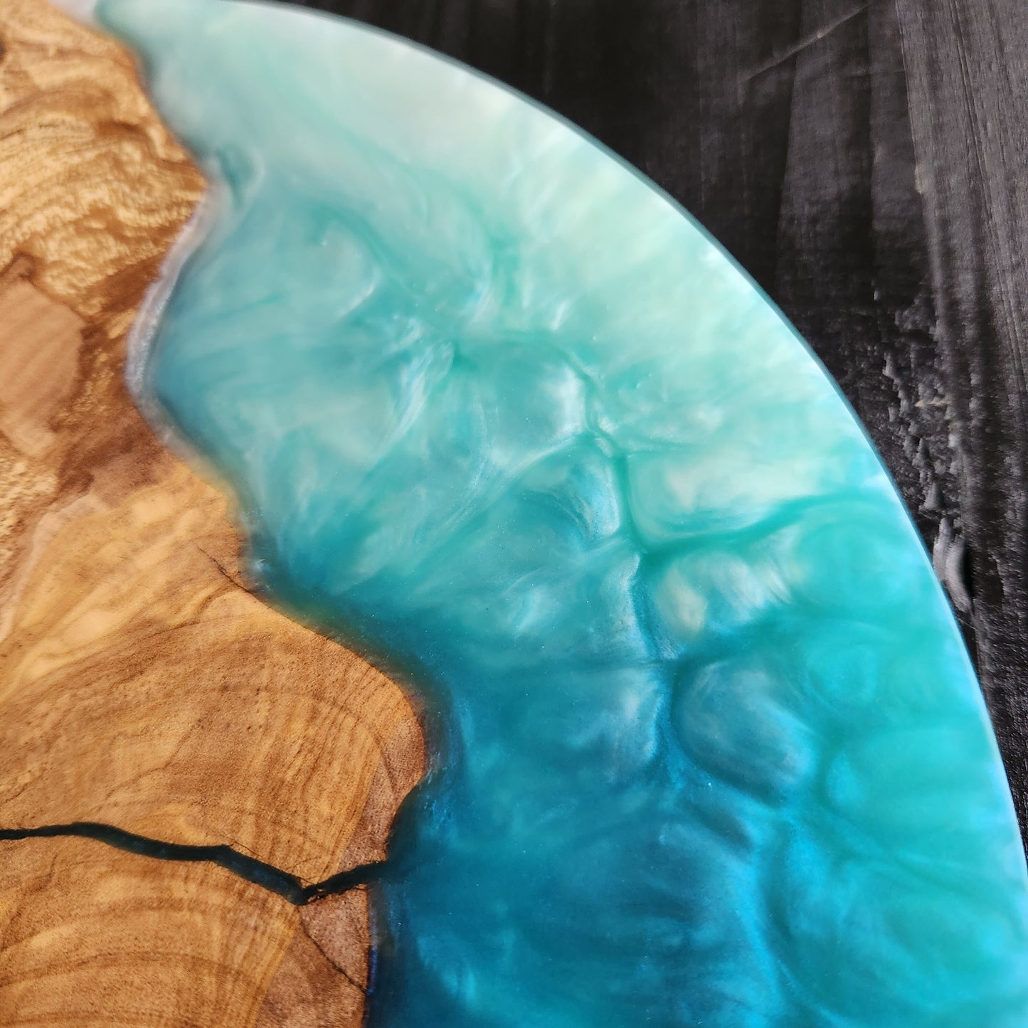 Coastal Halo – Handmade Olive Wood & Epoxy Resin Round Serving Board