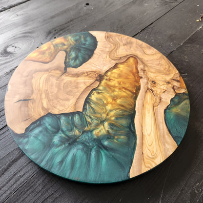 Golden Tide – Round Olive Wood & Emerald Resin Serving Board