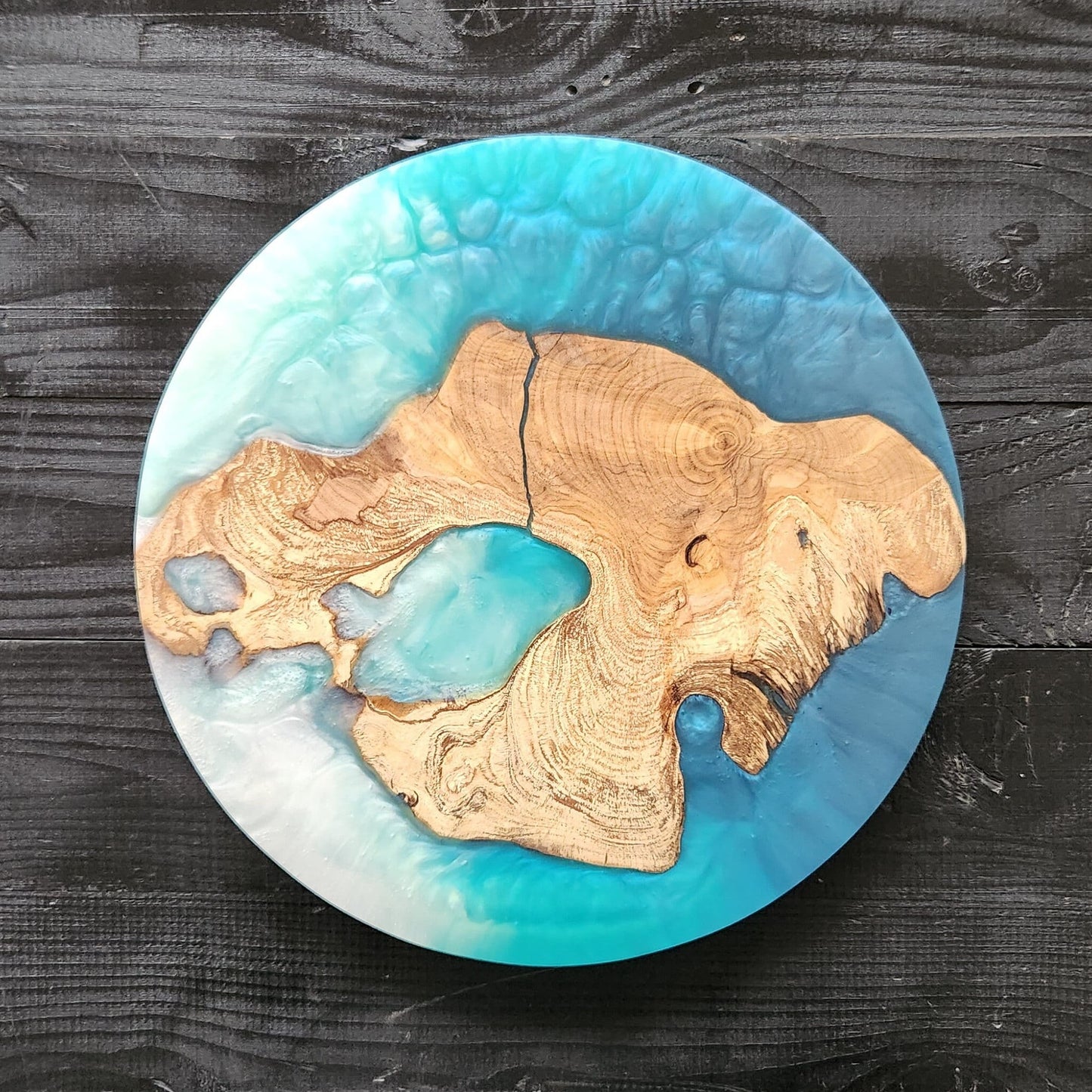 Coastal Halo – Handmade Olive Wood & Epoxy Resin Round Serving Board